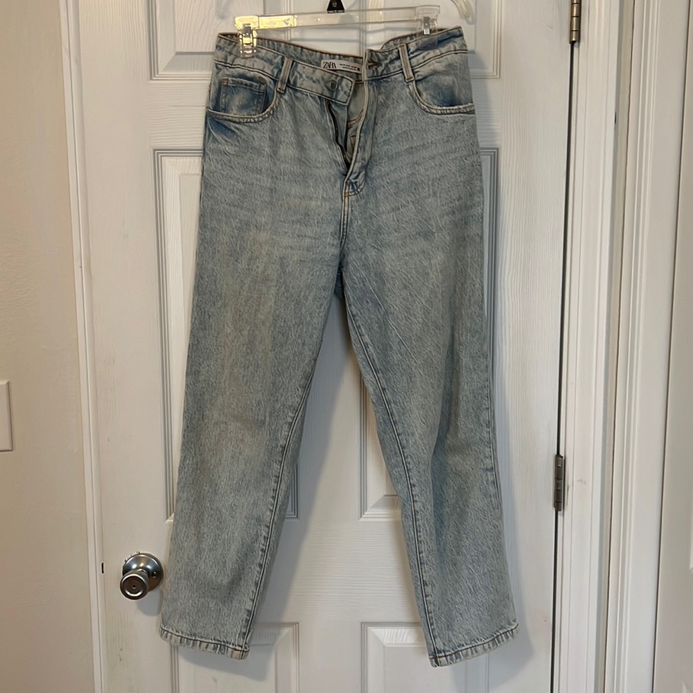 Zara light wash mom jeans